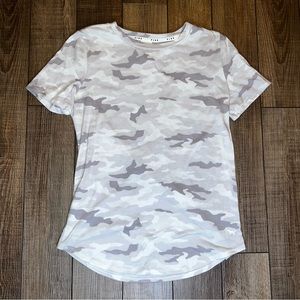 PINK Victoria’s Secret gray camo sleepwear short sleeve t-shirt medium
